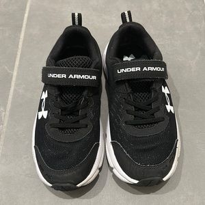 *EUC* Under Armour Sneakers - Size 1.5Y
